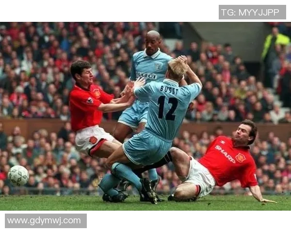 足球明星伤愈归来重返赛场的精彩瞬间与激动人心的复出时刻 足球明星伤愈归来重返赛场的精彩瞬间与激动人心的复出时刻